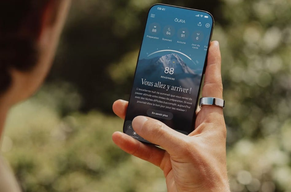 Oura Ring 4 argent et application de suivi